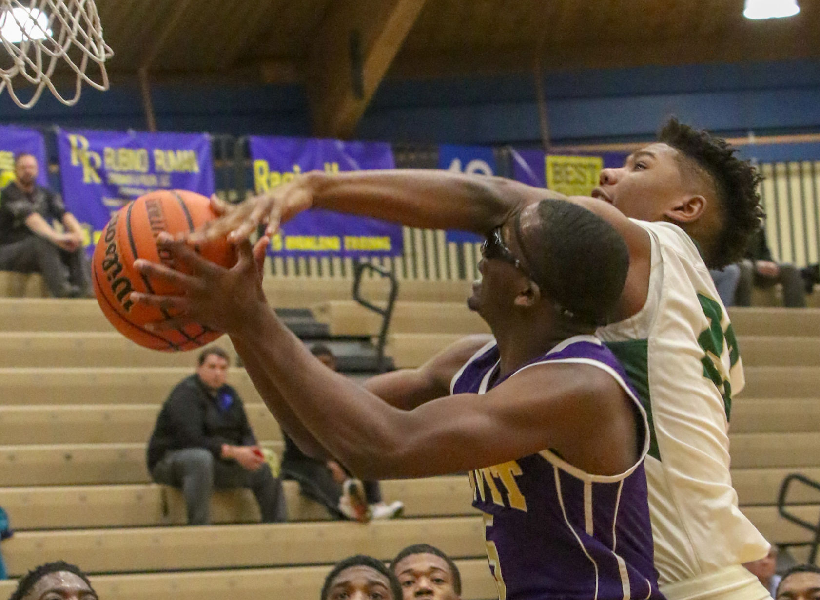 Highland Holiday Hoopfest - Gavit vs South Bend Washington boys basketball